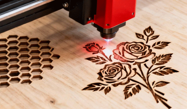 Machine laser fait la Gravure sur bois
